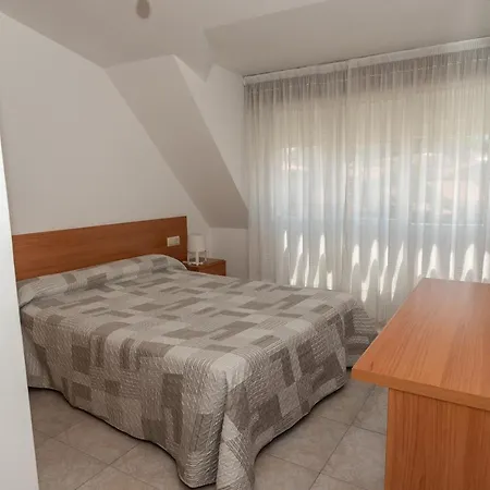 Apartamentos O Grove *