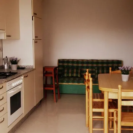 Apartamentos O Grove *