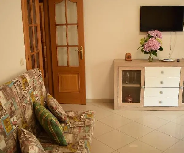 Apartamentos O Grove * או גרובה