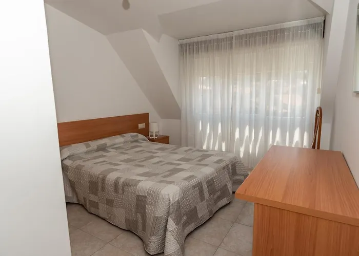 Apartamentos O Grove *